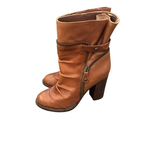 BCBGeneration Women's Brown Leather Heeled Ankle Boots Size 8 Y2K 2000s 90s - Picture 2 of 9